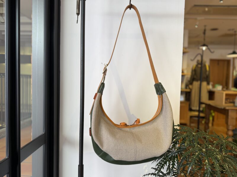 イタリアタンニンレザー ボディバッグ