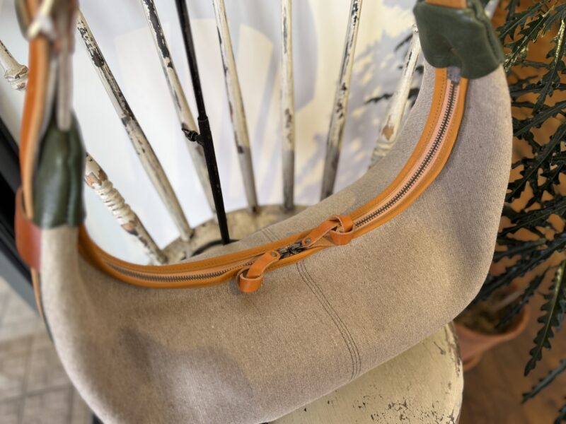 イタリアタンニンレザー ボディバッグ