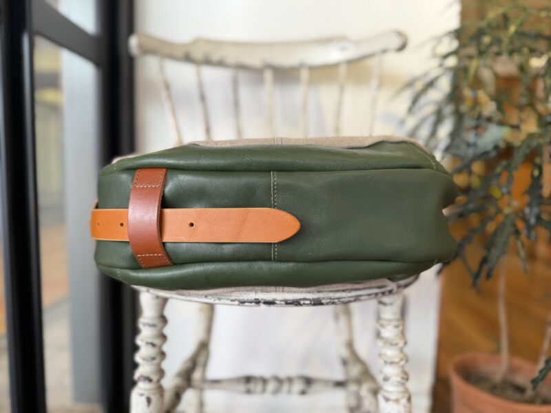 イタリアタンニンレザー ボディバッグ