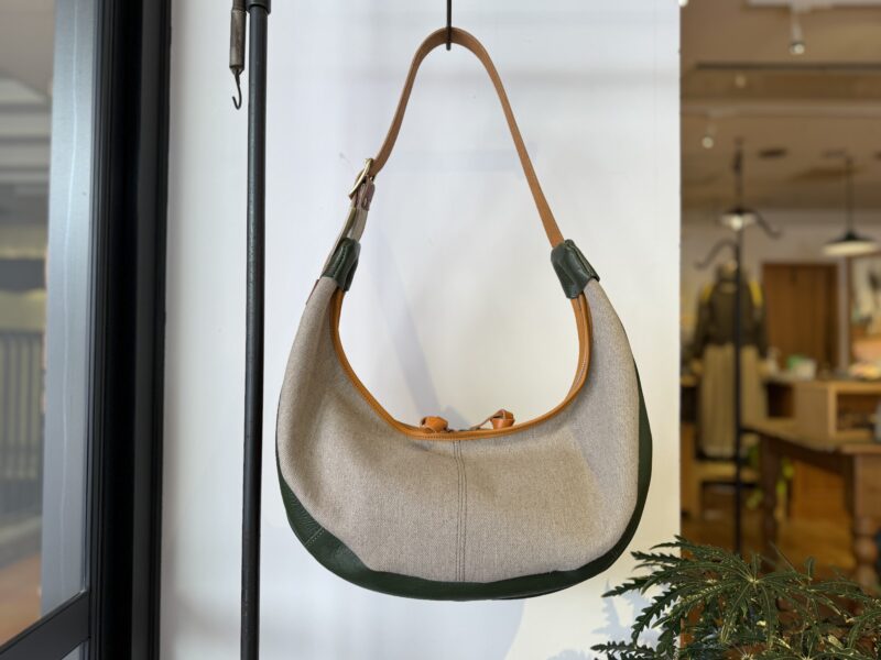 イタリアタンニンレザー ボディバッグ