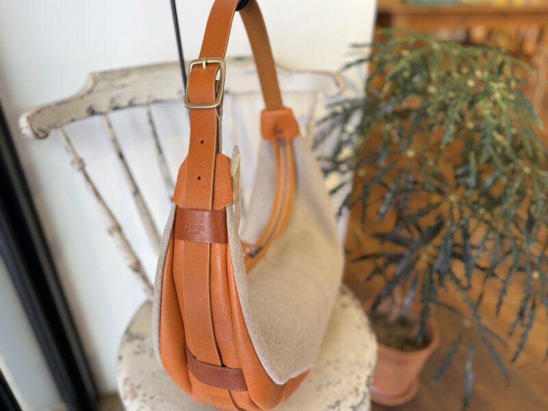 イタリアタンニンレザー ボディバッグ