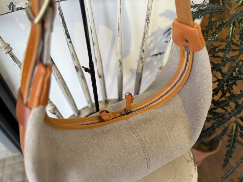 イタリアタンニンレザー ボディバッグ