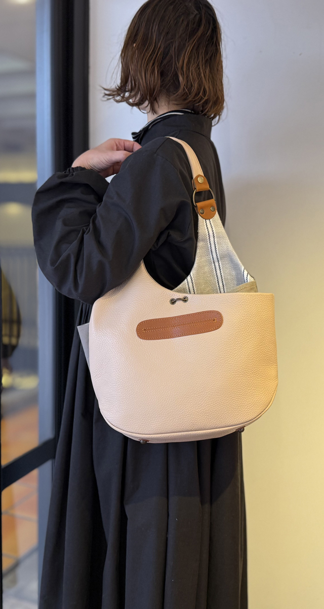 アヴース（EAVUS）公式サイト｜神戸発のオリジナルバッグブランド