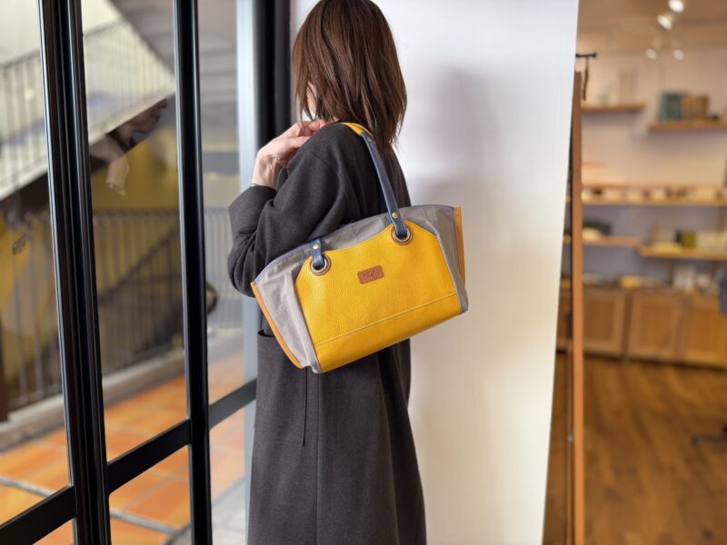 イタリアコーティングレザー x 撥水ナイロン Wフェイストート