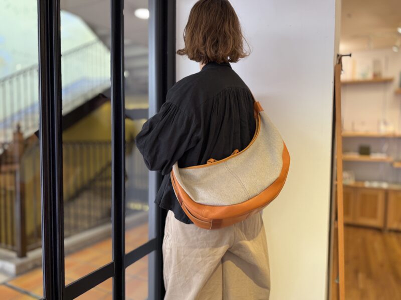 イタリアタンニンレザー ボディバッグ