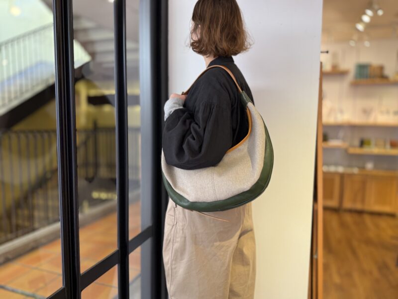 イタリアタンニンレザー ボディバッグ