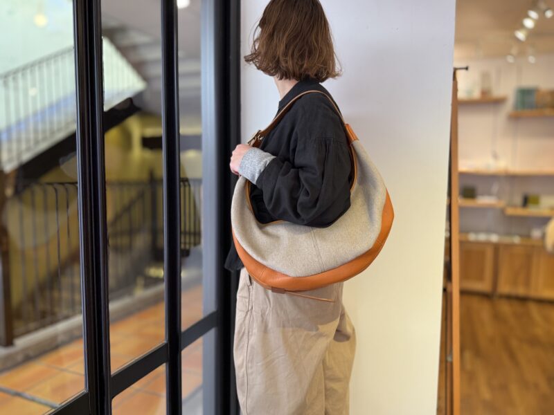 イタリアタンニンレザー ボディバッグ