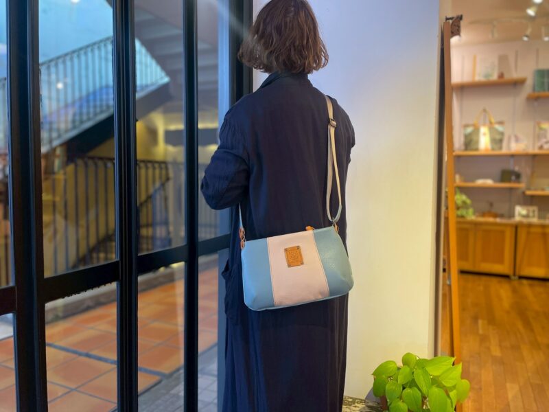 イタリアコーティングレザーミニショルダー