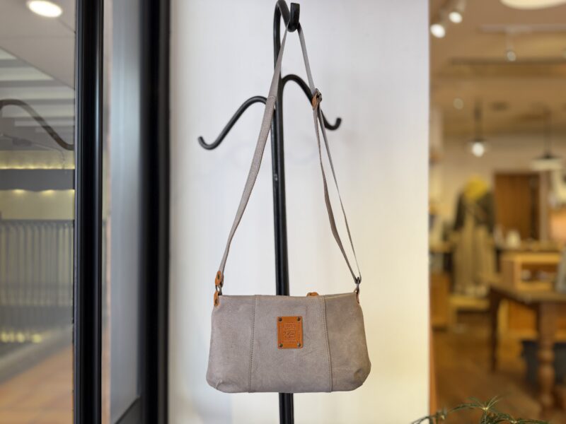 イタリアタンニンなめしレザーミニショルダー